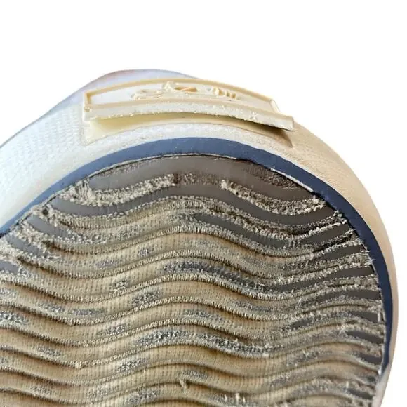 GH BASS & CO Cactus Print Canvas Sneakers Womens Sz 9 Tan Green Western - Picture 10 of 10